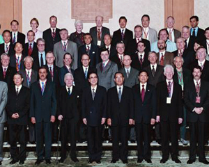 党和国家领导人关注2001年第四届“国际周”